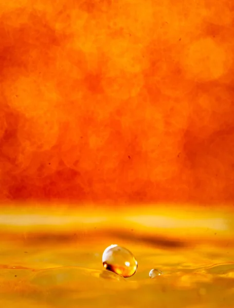 Altın damla sıçrama fotoğrafçılığı