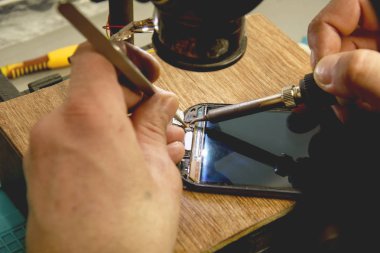 Master servis merkezi smartphone onarır