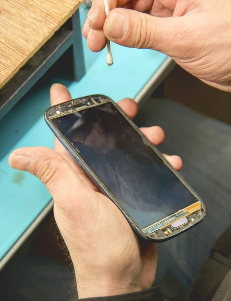 Master servis merkezi smartphone onarır