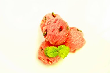 Kırmızı karpuz kesme içinde