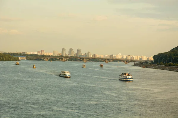 Кораблі Плавають Воді — стокове фото