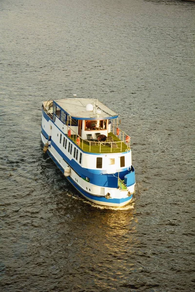 Корабли Плавают Воде — стоковое фото