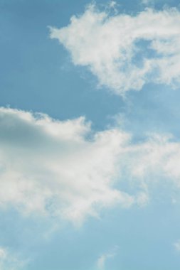 bulutlu mavi gökyüzü arkaplanı