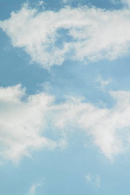 bulutlu mavi gökyüzü arkaplanı