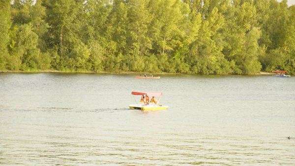 Catamaran Walk River — Stock Photo, Image