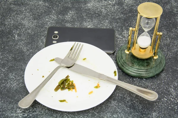 Placa Con Restos Comida Sobre Fondo Oscuro —  Fotos de Stock