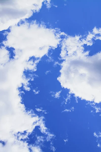 Grandi Nuvole Bel Cielo Blu — Foto Stock