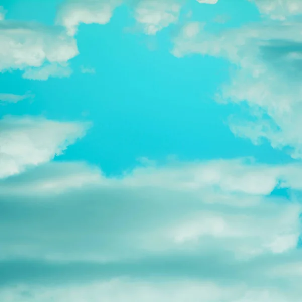 Великі Хмари Красивому Блакитному Небі Влітку — стокове фото