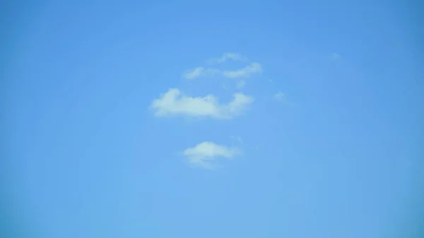 Grandi Nuvole Bel Cielo Blu Estate — Foto Stock