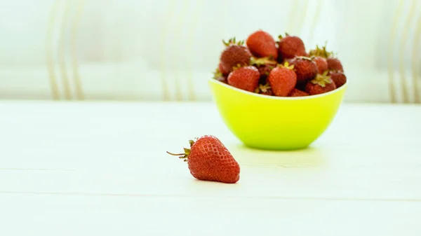 Ripe Strawberries Wooden Background — Stock Photo, Image