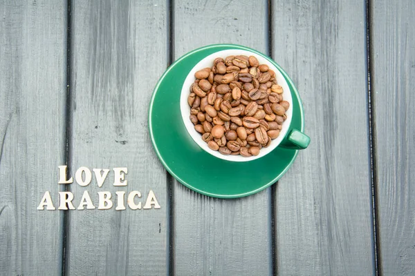 Arka planda kahve çekirdekleri. Yakın plan.