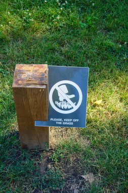 Parktaki bilgi işareti