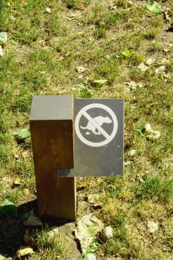 Parktaki bilgi işareti