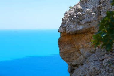 bir kişiye benzer dağ