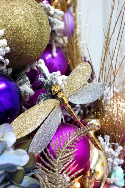 Árvore Natal Libélula Dourada Com Colorido — Fotografia de Stock