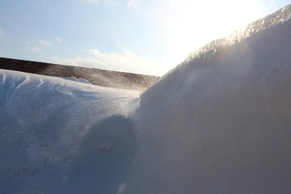 Neve Sparkling Branca Voa Snowdrift Dia Ensolarado Inverno — Fotografia de Stock