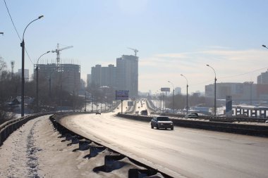 Ana yol Magistral Novosibirsk, Kamenskaya Caddesi kentsel sanayi merkezi ve modern bir altyapı
