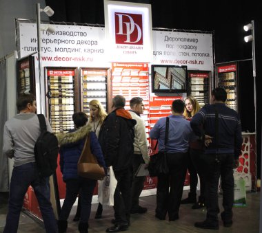 Novosibirsk dekor-tasarım-Sibirya şirket yıllık sergide parçalar oluşturma örnekleri ayaklıklı bilgi sunar Şubat 2019 Merkezi'ne