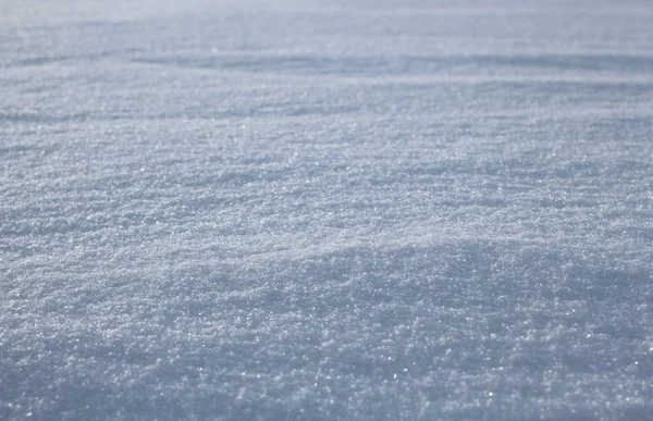 Tél Fehér Hótakaró Csillogó Hópelyhek Felszínen Fényes Fagyasztott Jéggel — Stock Fotó