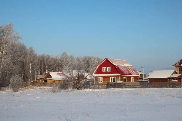 Holzhaus Mit Rotem Dach Wald Ländliche Landschaft Winter Den Sibirischen — Stockfoto