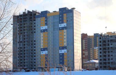 Nesne yakın inşaat yerinde vinç tuğla yapılmış yeni evler inşa ediyor