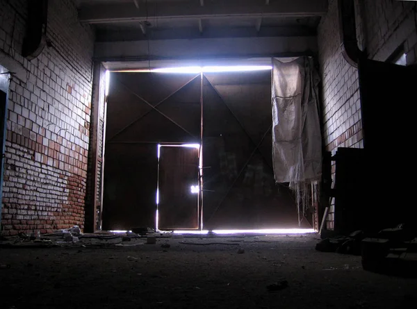 Dark Closed Door Garage Technical Room Outline Exit Light Coming — Stock Photo, Image