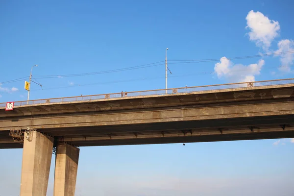 Russia Novosibirsk 2020 Span Concrete Bridge Background Sky Passage Cars — Stock Photo, Image