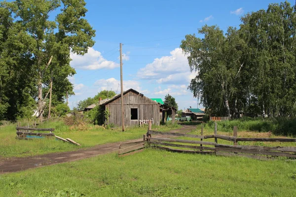 Літом Будували Старі Дерев Яні Будинки Сибірському Селі — стокове фото