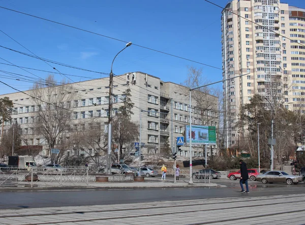 Rusia Novosibirsk 2020 Carretera Para Coches Calle Paso Peatonal Ciudad —  Fotos de Stock