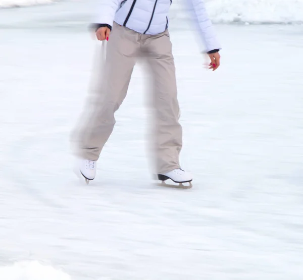 Buz Pateni Kış Buz Üzerinde Yansıması Ile — Stok fotoğraf