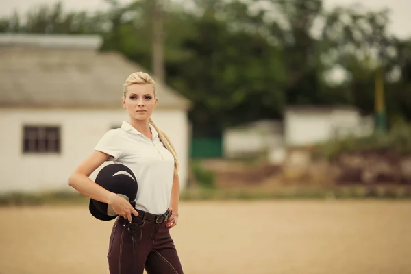 Belle Femme Jockey Uniforme Avec Fouet — Photo