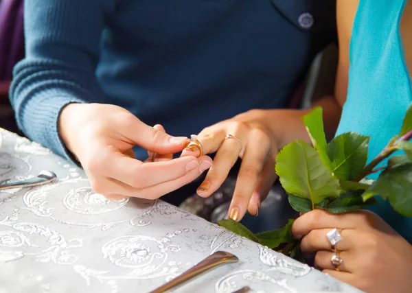 Anillo Boda Votos Boda Chico Hombre Haciendo Una Propuesta Matrimonio — Foto de Stock