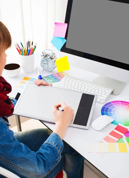 Young Woman Artist Jeans Jacket Drawing Something Graphic Tablet Office — Stock Photo, Image