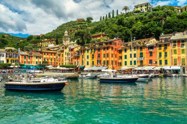Ünlü Portofino cityscape, en iyi turistik Mediterranean yer tipik renkli binalar ve muhteşem lüks liman, ile Portofino, Liguria, Cinque Terre, İtalya, Avrupa