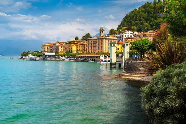장엄한 지중해 항구와 레이크 호수와 화려한 스러운 롬바르디아 이탈리아 — 스톡 사진