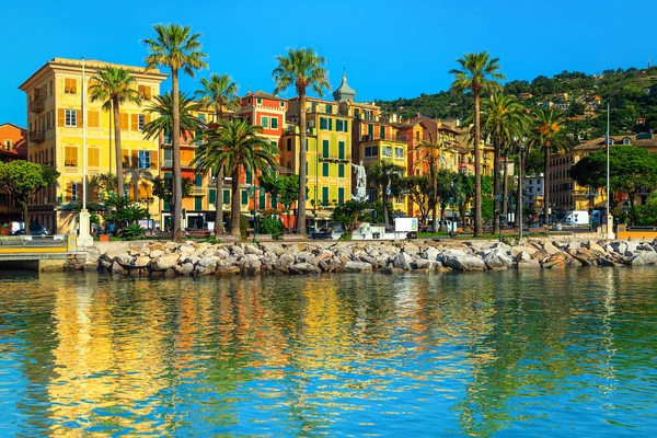 Wspaniałą Panoramę Miasta Palmami Kolorowe Tradycyjnych Budynków Santa Margherita Ligure — Zdjęcie stockowe