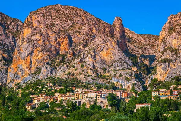 Spectaculaire Toeristische Plaats Verbazingwekkend Oude Oude Stad Provence Moustiers Sainte — Stockfoto