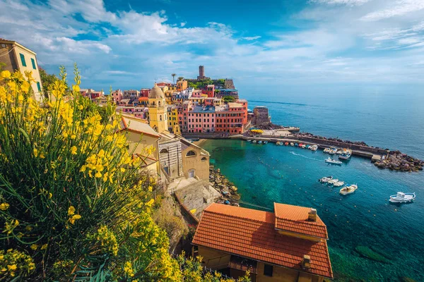 Vernazza Resort Porto Com Barcos Parque Nacional Cinque Terre Turismo — Fotografia de Stock