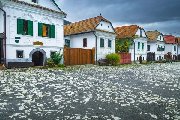 Leuke Traditionele Landelijke Witgekalkte Huizen Torocko Oude Witte Huizen Rij — Stockfoto