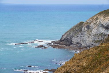 uçurum kıyılarında