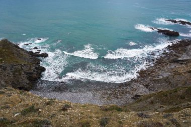 uçurum kıyılarında