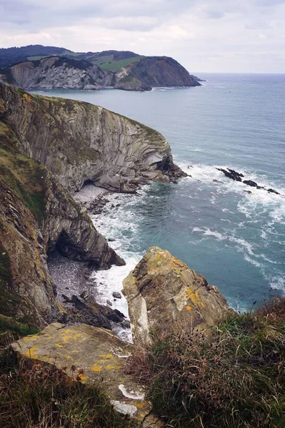 uçurum kıyılarında