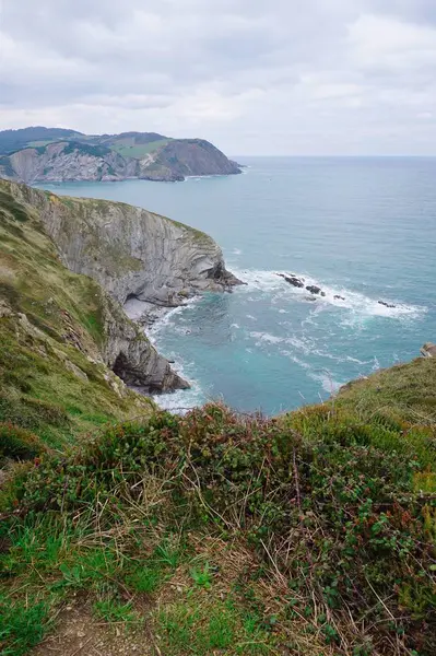 uçurum kıyılarında