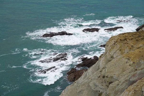 uçurum kıyılarında