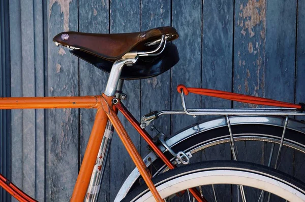 路上での自転車輸送は — ストック写真