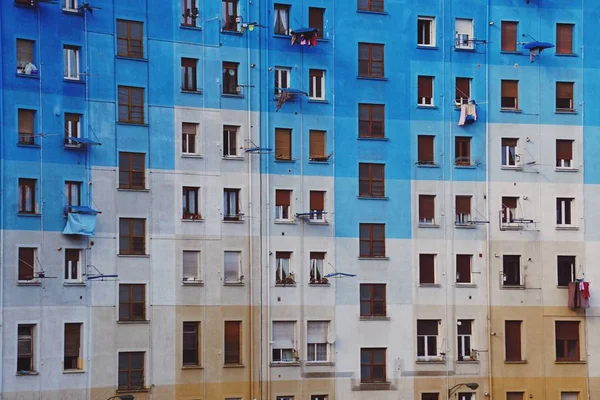Fenster Der Blauen Hausfassade Bilbao Spanien — Stockfoto