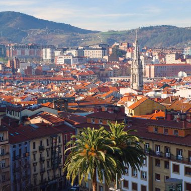 İspanya'da Bilbao şehrinde mimari ve şehir manzarası inşa.