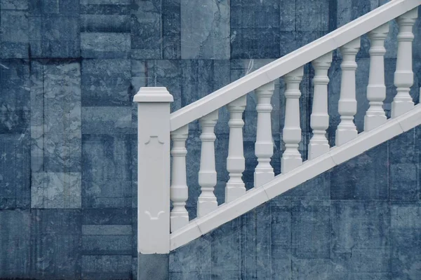 西班牙毕尔巴鄂市街头的楼梯建筑 — 图库照片