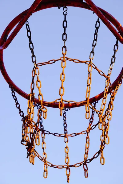 Sokakta Metalik Net Ile Basketbol Sporu Çember — Stok fotoğraf