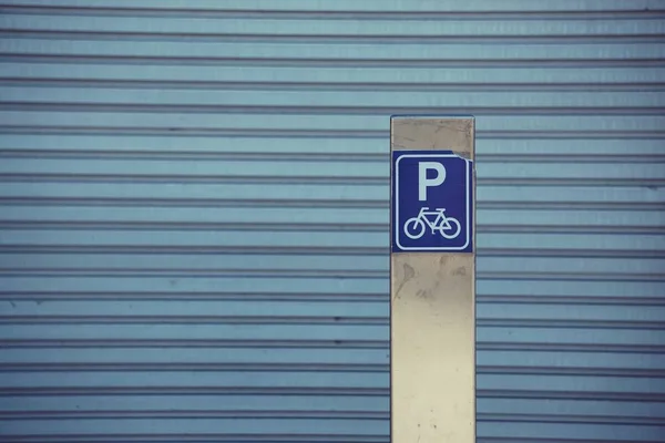 Kerékpáros Közlekedési Tábla Utcán Forgalmi Jelzés Városban — Stock Fotó